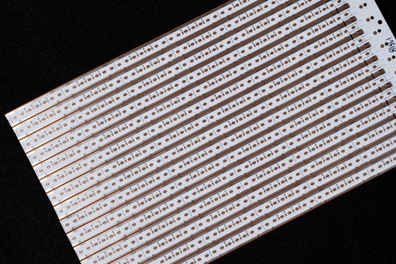 kaufen Kundenspezifischer Chip auf FPC-Flexplatine für COB-Streifenlicht mit doppellagiger Platine online manufacture