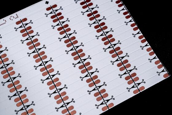 kaufen Hochwertige Doppelschicht-flexible PCB mit weißer Folie und OSP-Antioxidans für LED-Beleuchtung online manufacture