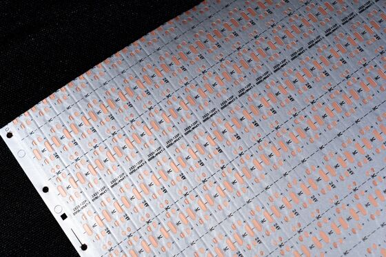 40R Stabile Leistung 24V 2835 LED-Streifen | 8 mm 120D doppelseitige LED-FPCB-Platine